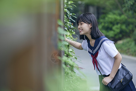 夏日身穿JK制服可爱女孩形象图片