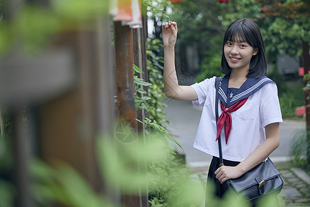 夏日身穿JK制服可爱女孩形象图片