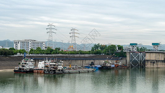 货船进闸图片