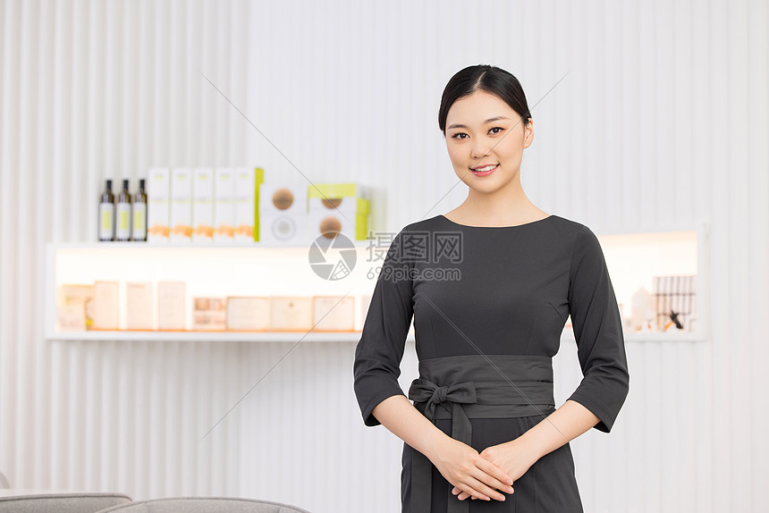 美容院女性服务人员形象图片