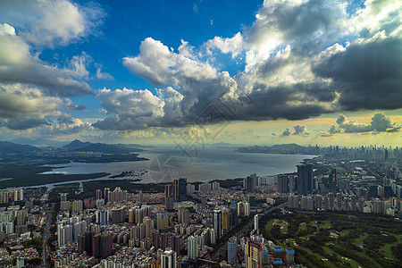 大鹏展翅高飞下深圳背景图片