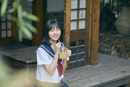 夏日可爱制服女孩图片