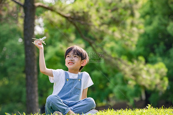 儿童暑假课外生活玩耍图片