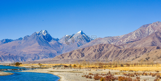 卓木拉日雪山图片