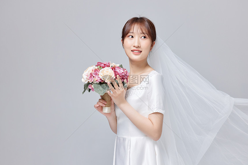 揭秘新娘手捧花的浪漫寓意
