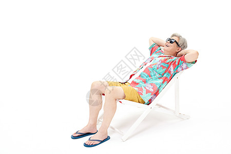 老年人休闲度假躺在椅子上图片