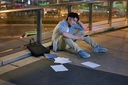 职场人 烦躁失落的职场失业男性背景