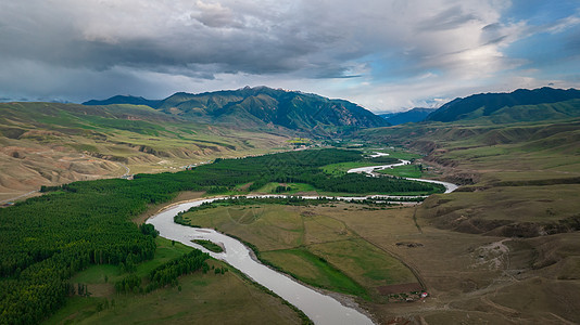 5A航拍新疆阔克苏大峡谷九曲十八弯背景图片