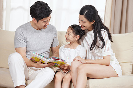 一家三口划船图片