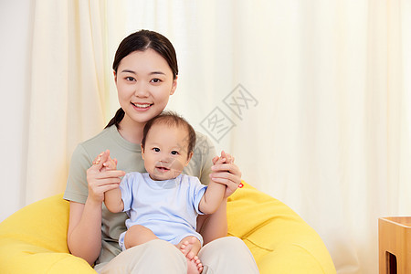 居家生活母婴幸福陪伴图片