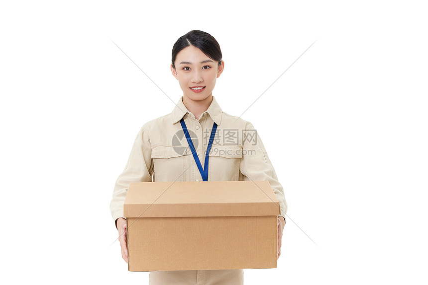 女性快递员手拿纸箱形象图片