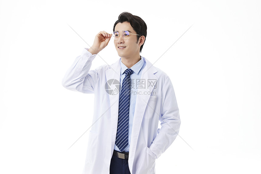 男性科研人员扶着眼镜图片