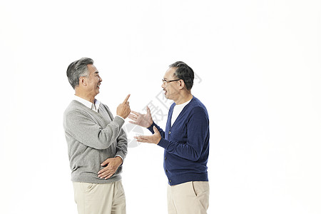 两位老年男性聊天图片