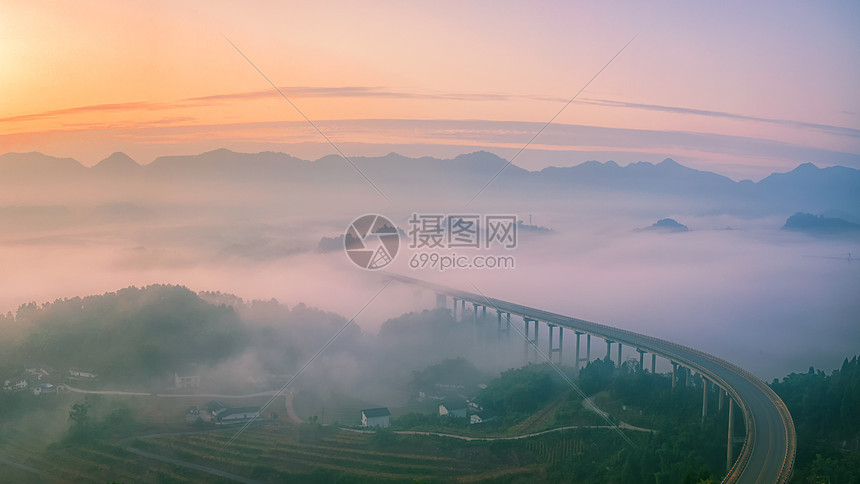 重庆周家山日出云海与朝阳图片