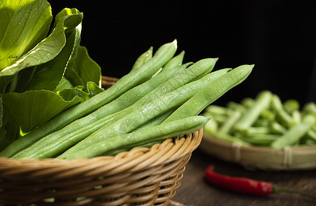 当季篮子里新鲜健康蔬菜四季豆图片