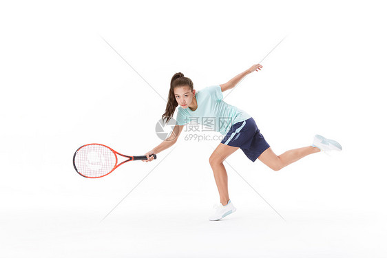 打网球的运动女性形象图片
