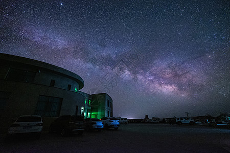 水上雅丹房车营地的星空高清图片