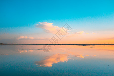 内蒙古地标巴彦淖尔多兰湖雾凇风景高清图片素材