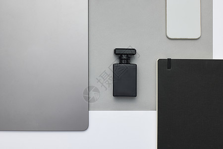 灰色背景里的电子产品背景图片