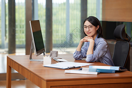 人物介绍上班中的职场商务女性秘书背景