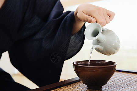 日式茶艺日系男性沏茶背景