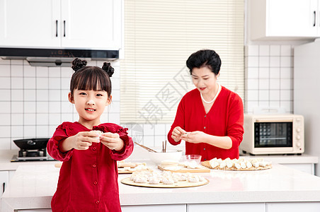 小朋友展示饺子形象图片