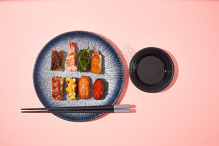 装盘的多种美味寿司背景图片