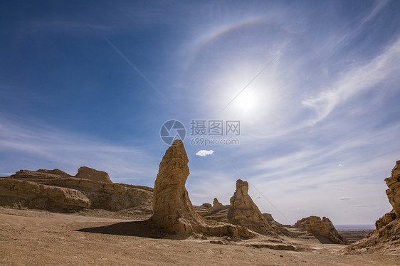 青海鄂博梁雅丹地貌群图片