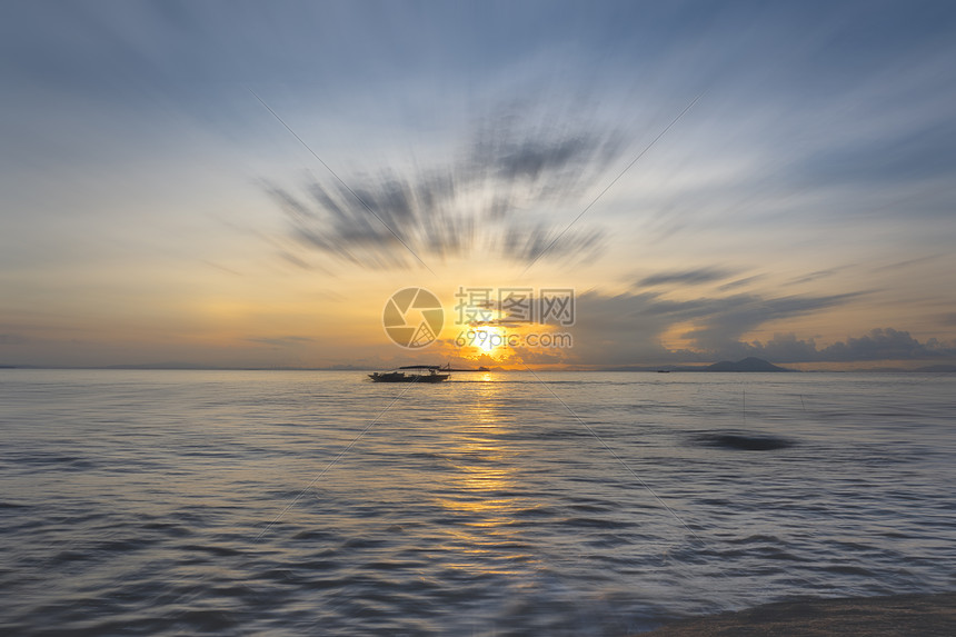 海上日出图片