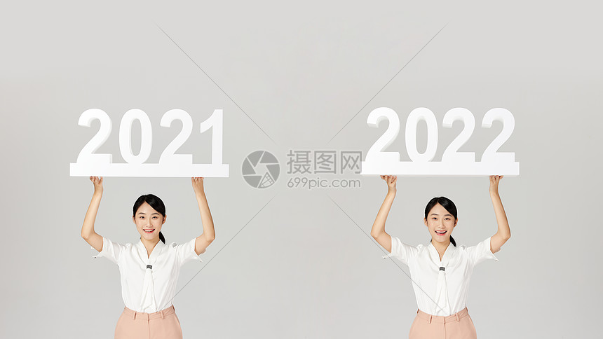 美女欢乐跨年2021迎接2022图片