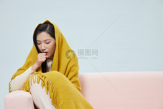 一个人生活生病的女性图片