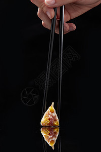 玉米猪肉馅的风味水饺图片