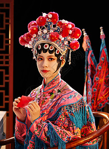 国粹戏曲京剧美女使用口红纸背景图片