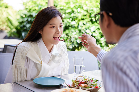 男生请女生吃饭图片图片