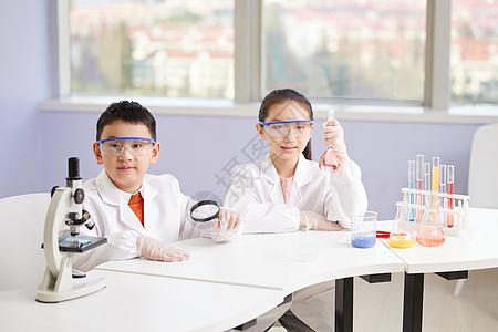 男孩女孩课外学习化学兴趣班形象背景图片