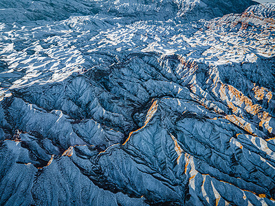 初雪下的甘肃张掖平山湖大峡谷图片
