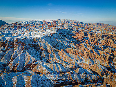 初雪下的甘肃张掖平山湖大峡谷图片