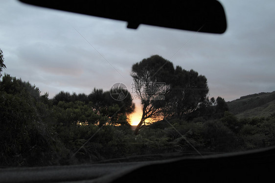 汽车内看到的日落图片