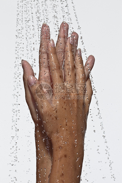 洗手淋浴特写图片