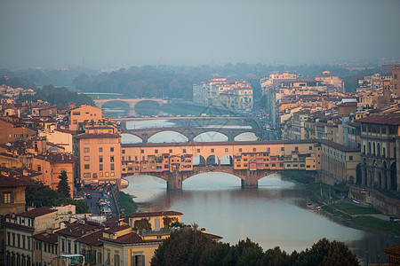佛罗伦萨河流上的桥图片