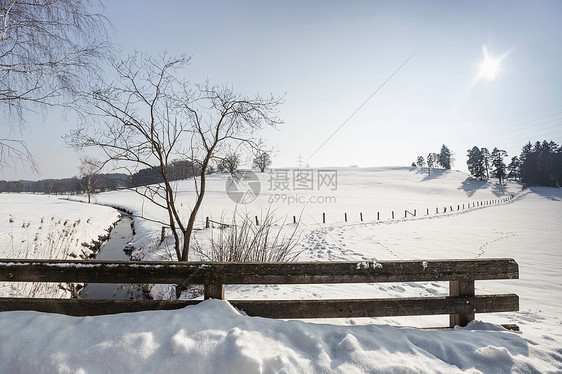 德国巴伐利亚冬日雪景风光图片