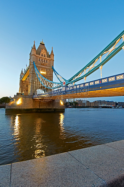 伦敦塔桥和泰晤士河图片