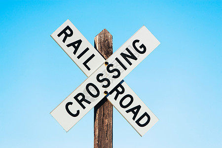 铁路过境标志牌图片