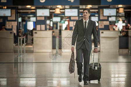 带锁的行李箱图片