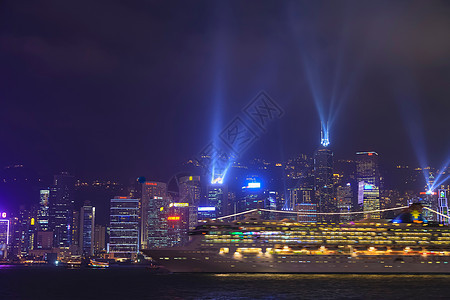 香港海滨一带夜晚的摩天大楼图片