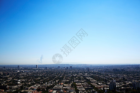 美国加利福尼亚州洛杉矶市的风景和清蓝天空背景图片