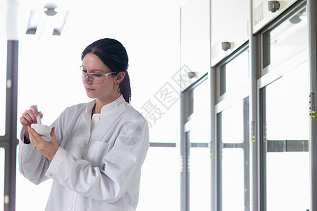 女科学家研究生物样本图片