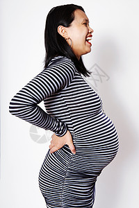 怀孕的中年妇女穿着宽松的衣服图片