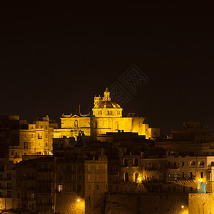 夜间圣菲利普教堂马耳他森格拉图片