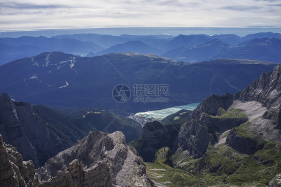  莫尔韦诺湖图片